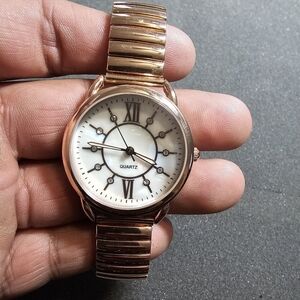 Accutime Ladies Quartz Fashion Watch Rose Gold Tone MOP Roman Dial Working
